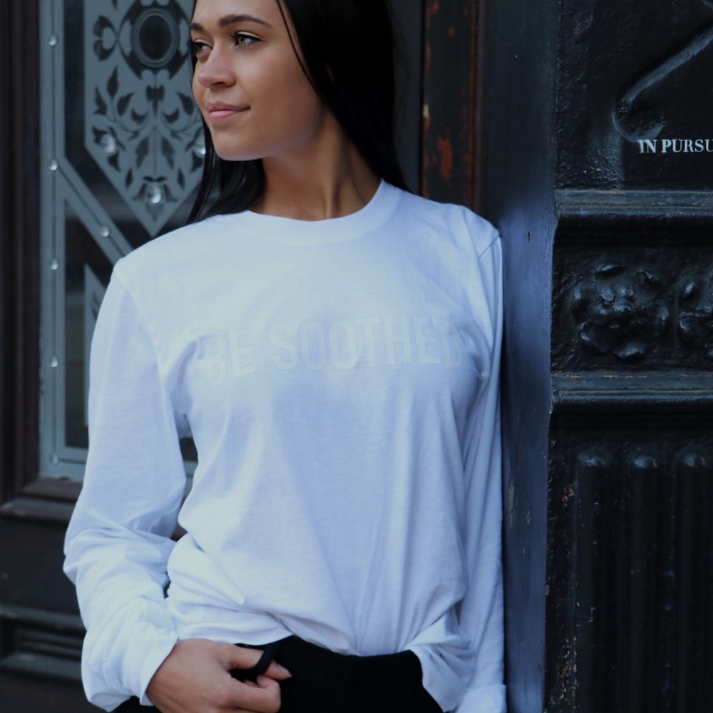ART OF BEING// BE SOOTHED 70S TEE